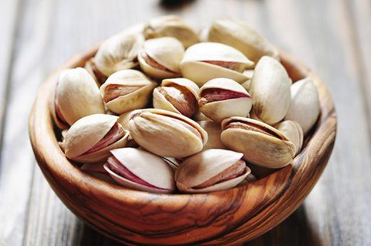 تفاوت پسته اکبری و احمدآقایی